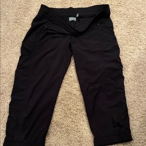 Athleta Black Cropped Pants, size 10